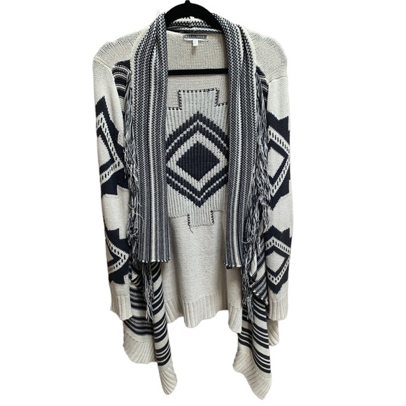 PJ Salvage open front poncho with fringes (warm) - Picture 1 of 5